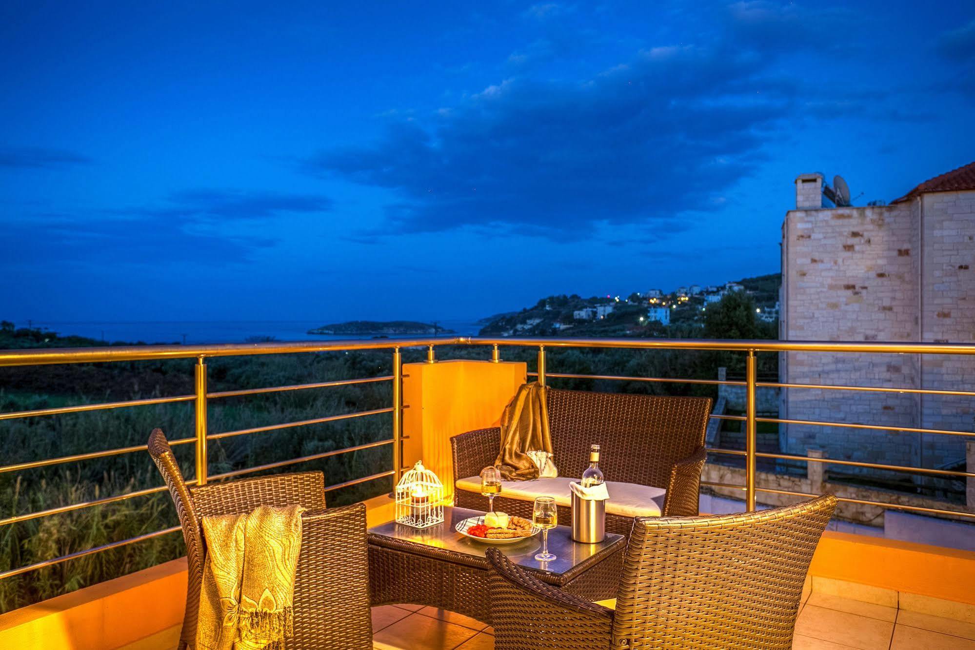 Cyan Icons Villas Tsivarás Extérieur photo