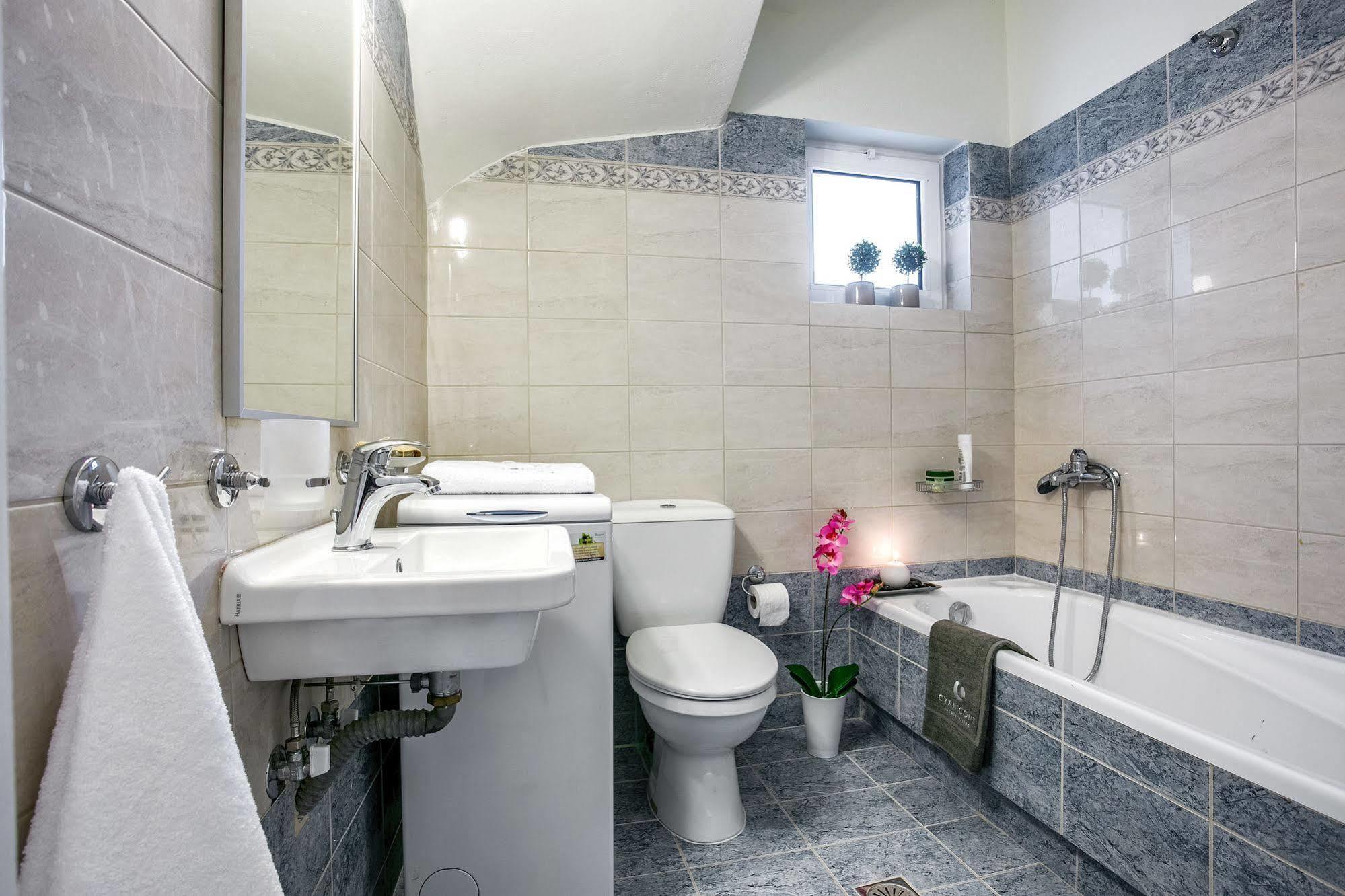 Cyan Icons Villas Tsivarás Extérieur photo